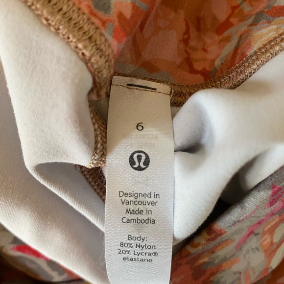 Lululemon Floral Leggings Size 6 NWOT - Picture 4 of 4